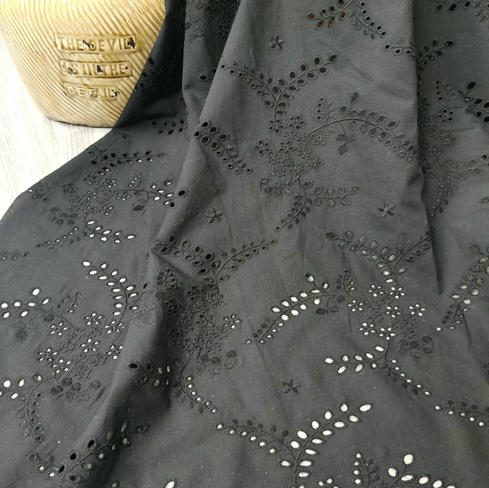 High-quality black hollow-out  - огляд і ціна Sewing Eyelet Fabric